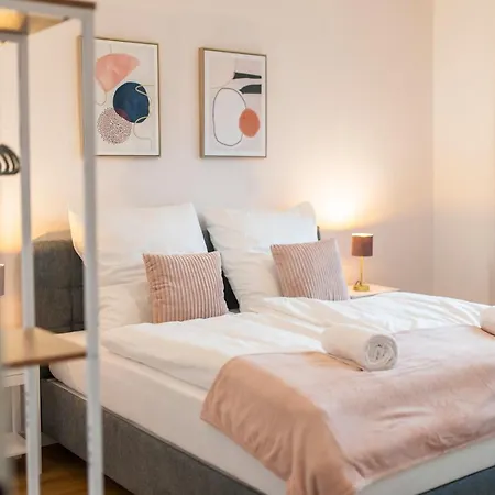 Peter - 90qm, 3 Schlafzimmer, Kueche, Wohnzimmer, Balkon, Netflix * פולדה