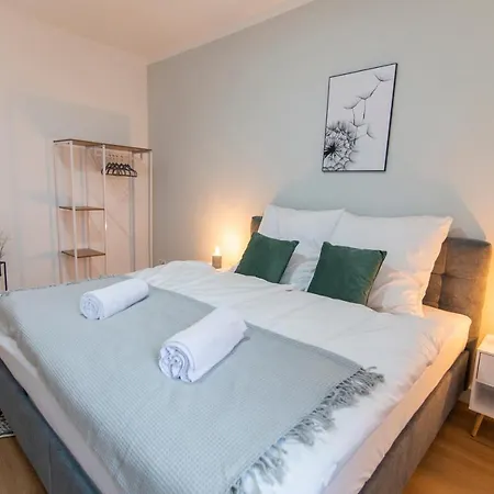 Peter - 90qm, 3 Schlafzimmer, Kueche, Wohnzimmer, Balkon, Netflix דירה פולדה