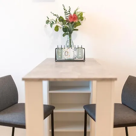 Peter - 90qm, 3 Schlafzimmer, Kueche, Wohnzimmer, Balkon, Netflix * פולדה