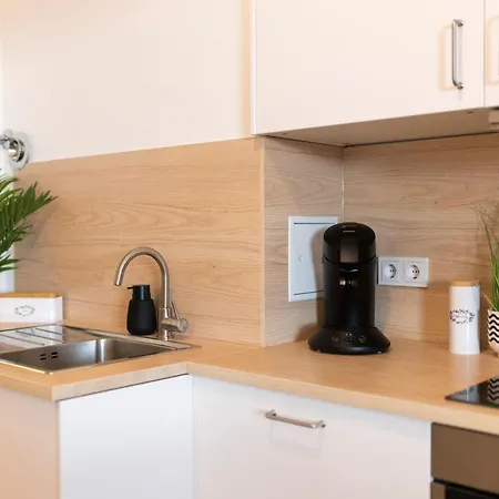 Lägenhet Peter - 90qm, 3 Schlafzimmer, Kueche, Wohnzimmer, Balkon, Netflix *