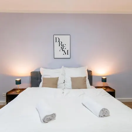 Peter - 90qm, 3 Schlafzimmer, Kueche, Wohnzimmer, Balkon, Netflix דירה פולדה