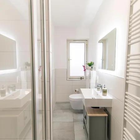 Peter - 90qm, 3 Schlafzimmer, Kueche, Wohnzimmer, Balkon, Netflix פולדה