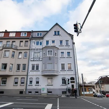 Peter - 90qm, 3 Schlafzimmer, Kueche, Wohnzimmer, Balkon, Netflix *