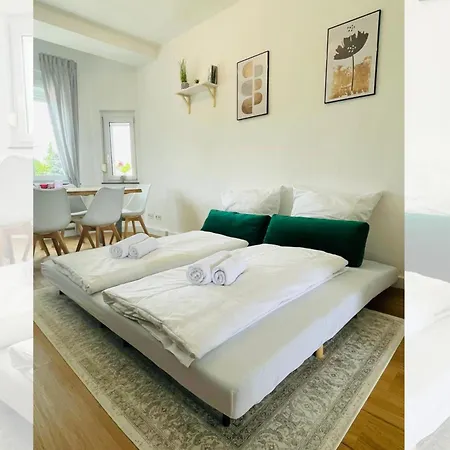 Peter - 90qm, 3 Schlafzimmer, Kueche, Wohnzimmer, Balkon, Netflix Lejlighed
