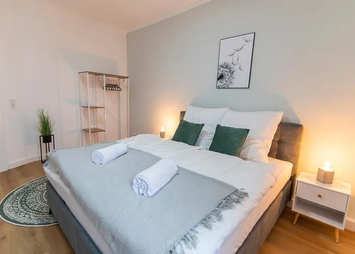 Peter - 90qm, 3 Schlafzimmer, Kueche, Wohnzimmer, Balkon, Netflix Appartement Fulde