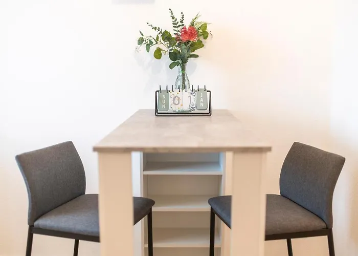 Peter - 90qm, 3 Schlafzimmer, Kueche, Wohnzimmer, Balkon, Netflix * Fulde