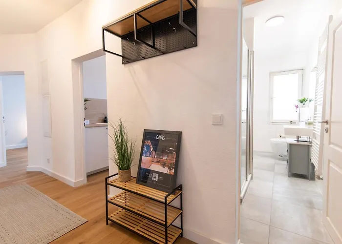 Peter - 90qm, 3 Schlafzimmer, Kueche, Wohnzimmer, Balkon, Netflix Appartement