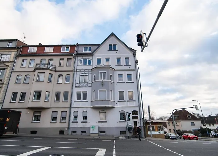 Peter - 90qm, 3 Schlafzimmer, Kueche, Wohnzimmer, Balkon, Netflix *